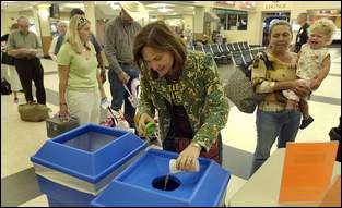 Even better idea Liquids Bin (2)